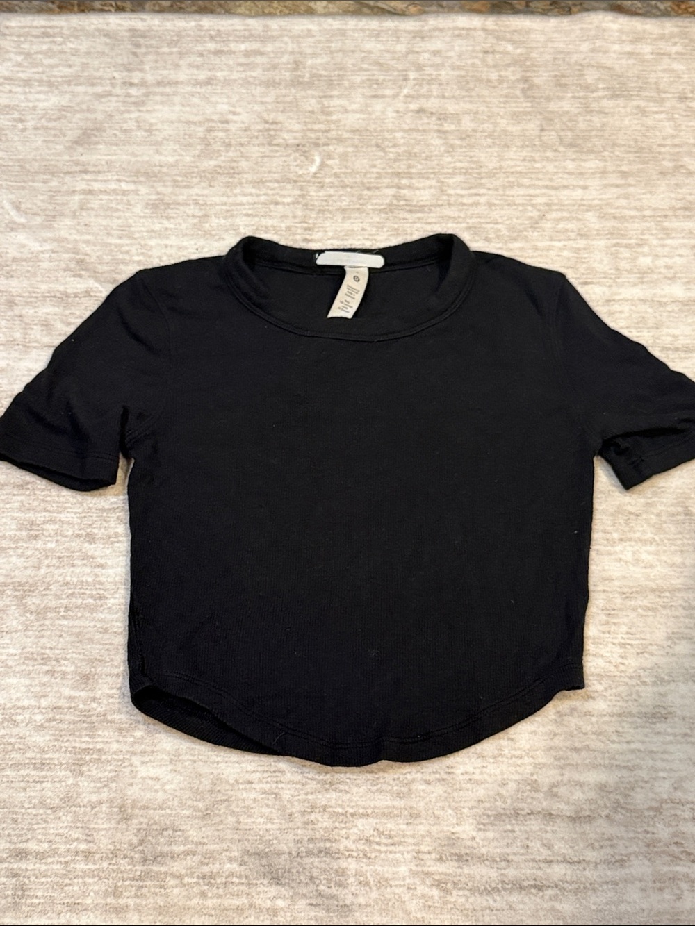 Lululemon size 0 Women’s Black Short Sleeve Crop Top